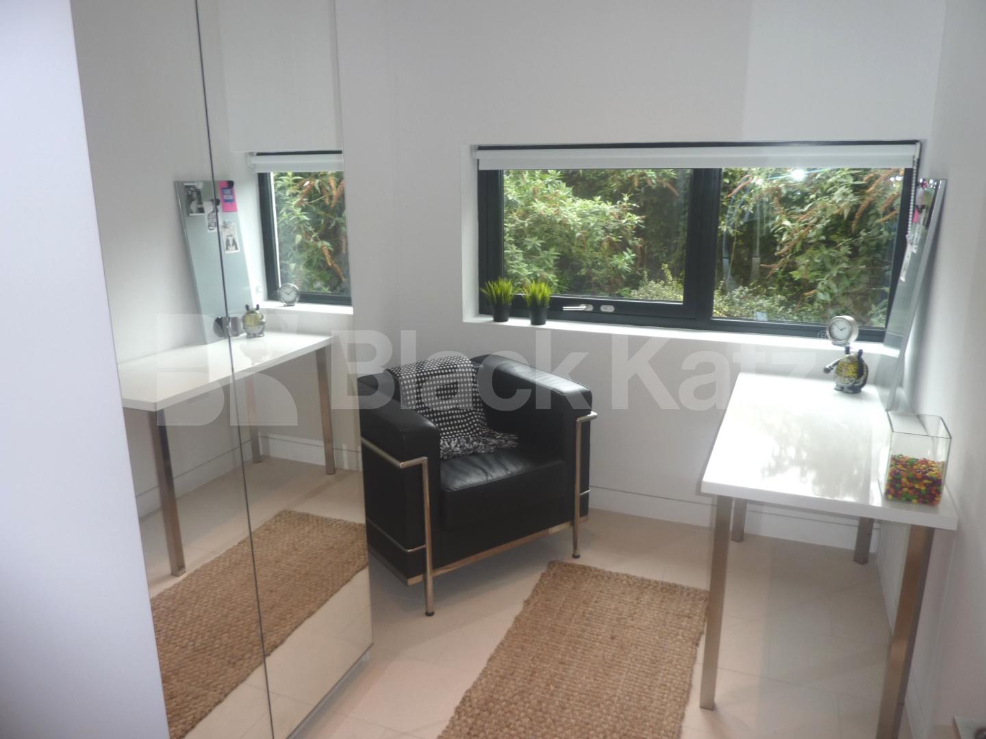 			LUXURY MODERN DEVELOPMENT!, 2 Bedroom, 1 bath, 1 reception Flat			 Oval Road, PRIMROSE HILL / REGENTS PARK